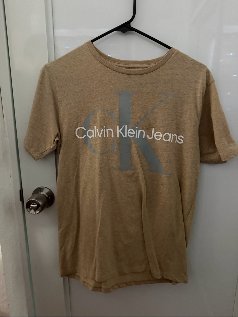Calvin Klein Jeans Men's Beige Graphic Logo Tee